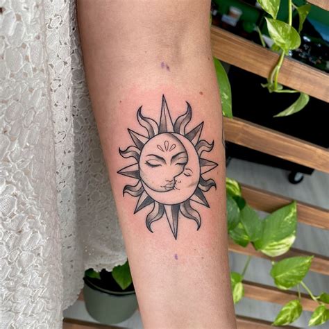 tatuaje de sol y luna significado|el sol y la luna.